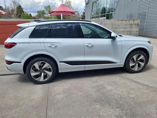 2025 Audi Q6 e-tron Premium Plus quattro