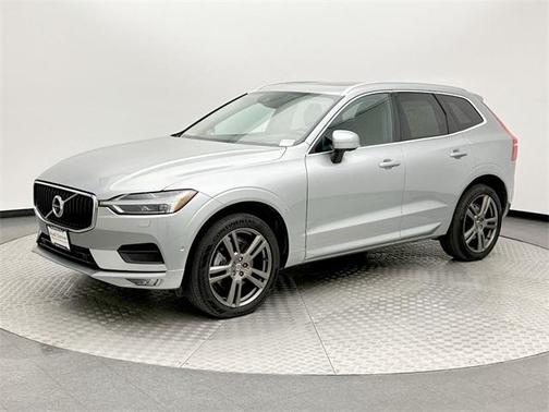 2018 Volvo XC60 T6 Momentum