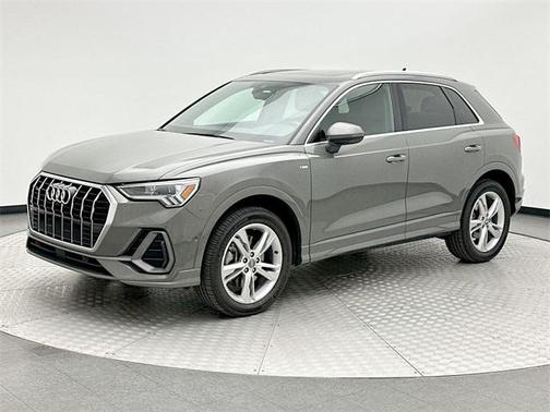 2020 Audi Q3 45 S line Prestige