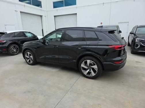 2025 Audi Q6 e-tron Prestige quattro