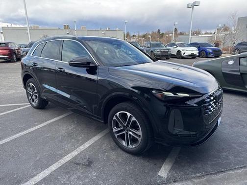 2025 Audi Q5 Premium TFSI quattro S tronic