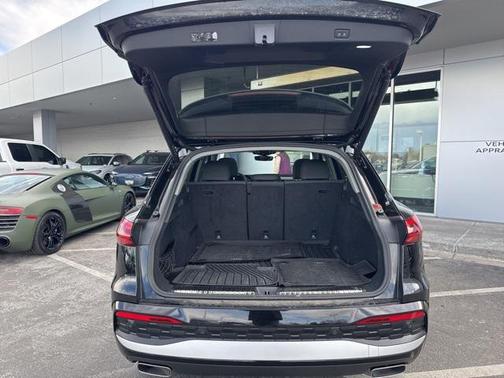 2025 Audi Q5 Premium TFSI quattro S tronic