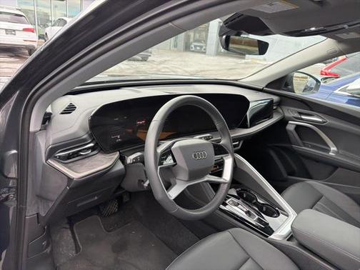 2025 Audi Q5 Premium TFSI quattro S tronic