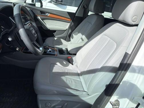 2023 Audi Q5 45 S line Premium