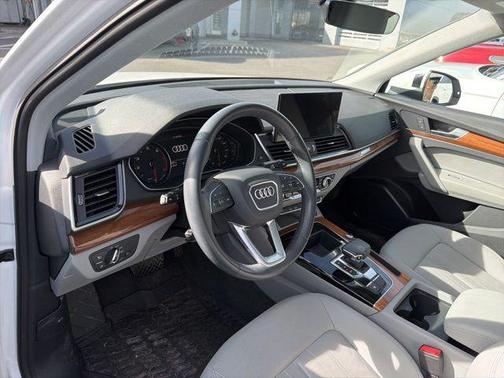 2023 Audi Q5 45 S line Premium