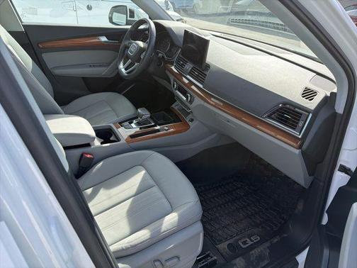2023 Audi Q5 45 S line Premium