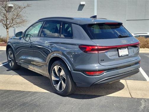 2025 Audi Q6 e-tron Premium Plus quattro