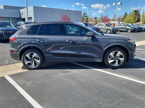 2025 Audi Q6 e-tron Premium Plus quattro