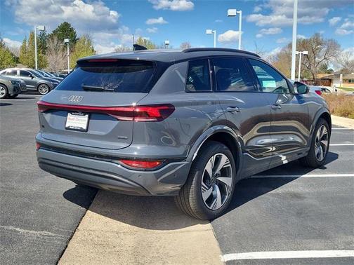 2025 Audi Q6 e-tron Premium Plus quattro