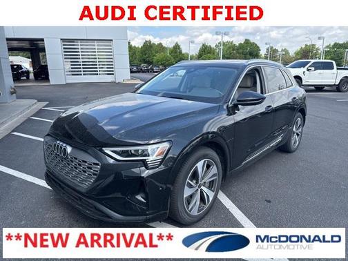 2024 Audi Q8 e-tron Premium Plus