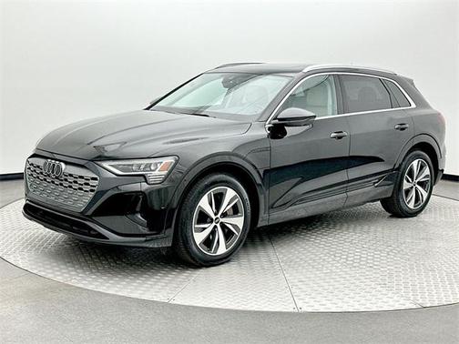 2024 Audi Q8 e-tron Premium Plus