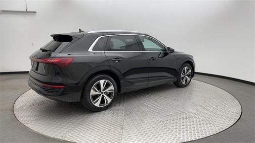 2024 Audi Q8 e-tron Premium Plus