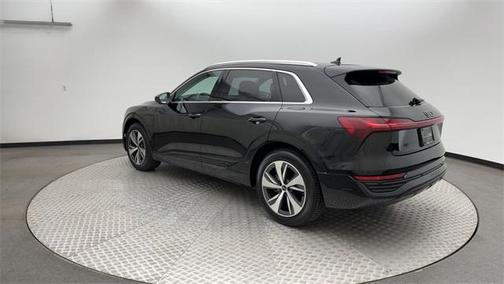 2024 Audi Q8 e-tron Premium Plus