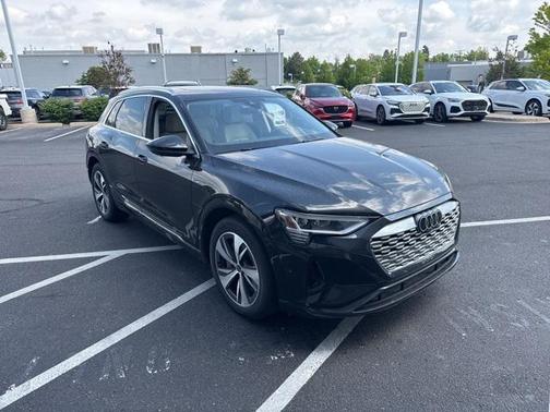 2024 Audi Q8 e-tron Premium Plus