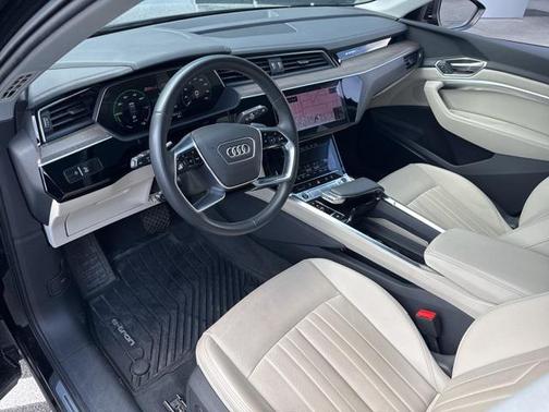 2024 Audi Q8 e-tron Premium Plus
