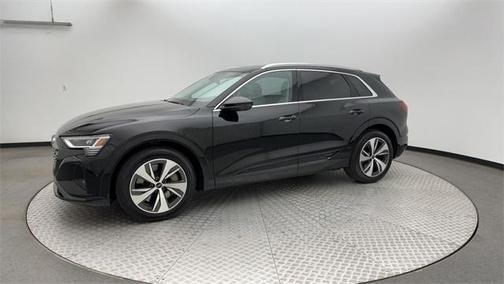 2024 Audi Q8 e-tron Premium Plus
