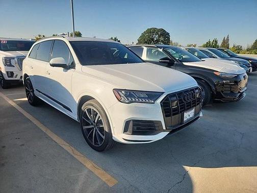 2023 Audi Q7 55 Premium Plus