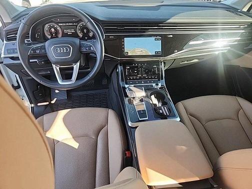2023 Audi Q7 55 Premium Plus