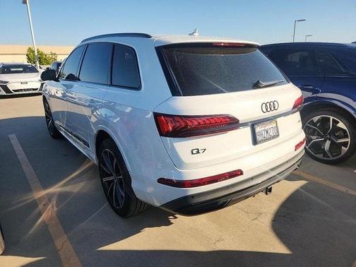 2023 Audi Q7 55 Premium Plus