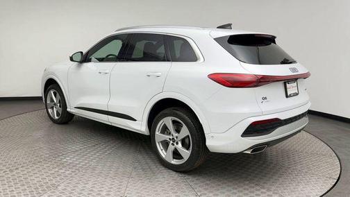 Glacier White Metallic 2025 Audi Q5 Premium Plus TFSI quattro S tronic