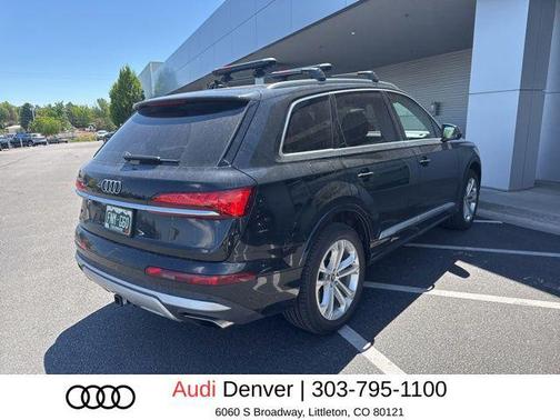 Mythos Black Metallic 2025 Audi Q7 55 Premium Plus