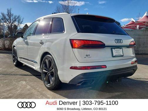 Glacier White Metallic 2026 Audi Q7 55 Premium Plus