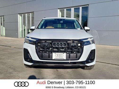 Glacier White Metallic 2026 Audi Q7 55 Premium Plus