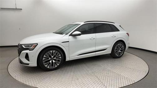2024 Audi Q8 e-tron Premium Plus