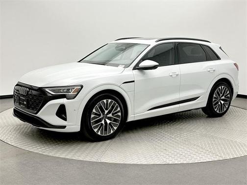 2024 Audi Q8 e-tron Premium Plus