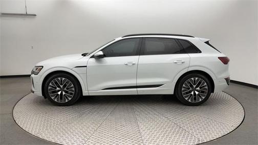 2024 Audi Q8 e-tron Premium Plus