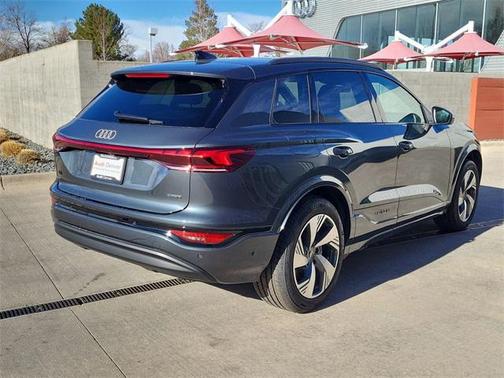 2025 Audi Q6 e-tron Premium Plus quattro