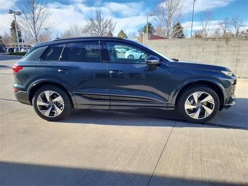 2025 Audi Q6 e-tron Premium Plus quattro