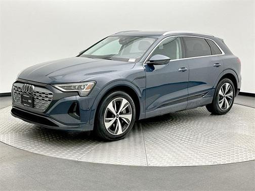 2024 Audi Q8 e-tron Premium Plus