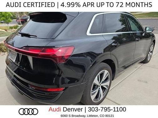 Mythos Black Metallic 2024 Audi Q8 e-tron Premium Plus