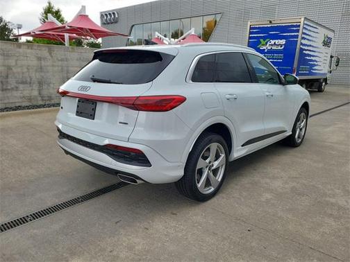 2025 Audi Q5 Premium Plus