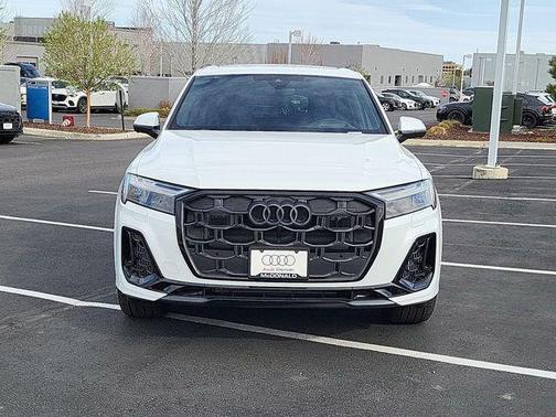 Glacier White Metallic 2026 Audi Q7 55 Prestige