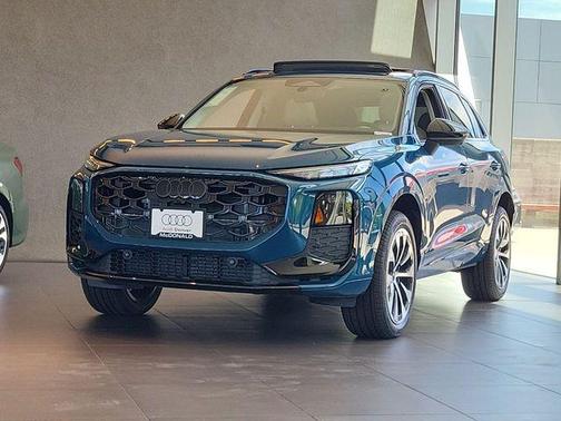 Malpelo Blue Metallic 2026 Audi Q3 TFSI quattro S tronic