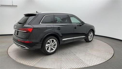 2022 Audi Q7 55 Premium Plus