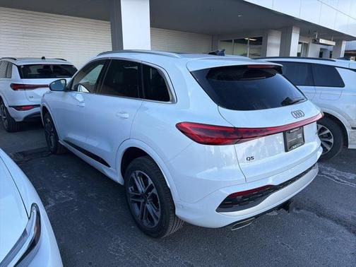 2025 Audi Q5 Premium TFSI quattro S tronic