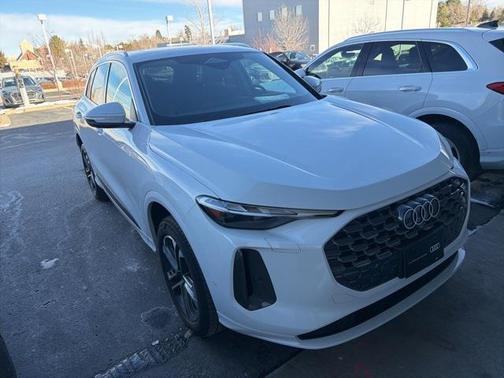 2025 Audi Q5 Premium TFSI quattro S tronic