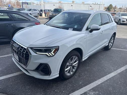 2025 Audi Q3 Premium 45 TFSI S line quattro Tiptronic