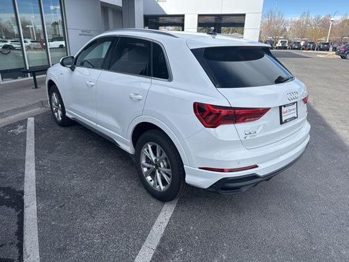 2025 Audi Q3 Premium 45 TFSI S line quattro Tiptronic