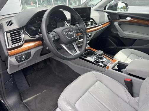 2024 Audi Q5 40 Premium Plus