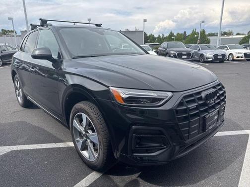 2024 Audi Q5 40 Premium Plus