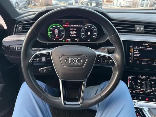 2024 Audi Q8 e-tron Premium Plus