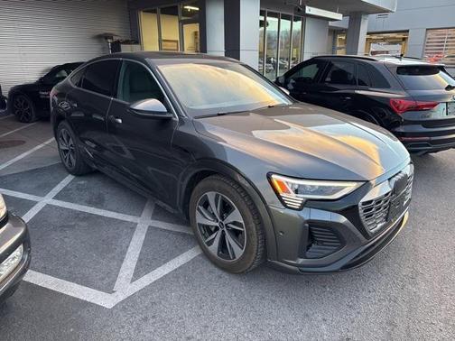2024 Audi Q8 e-tron Premium Plus