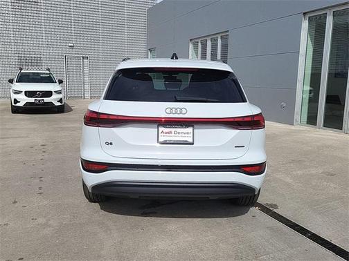 2025 Audi Q6 e-tron Premium Plus quattro