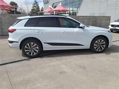 2025 Audi Q6 e-tron Premium Plus quattro