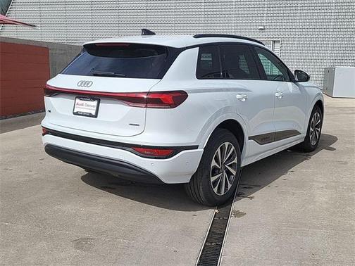 2025 Audi Q6 e-tron Premium Plus quattro
