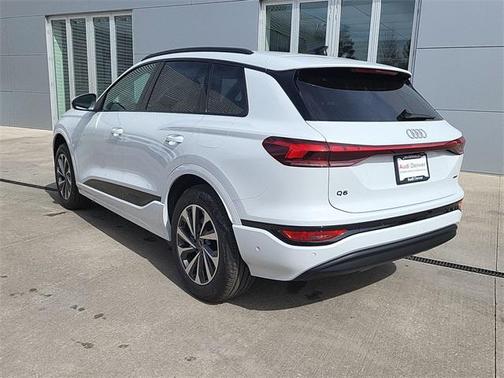2025 Audi Q6 e-tron Premium Plus quattro